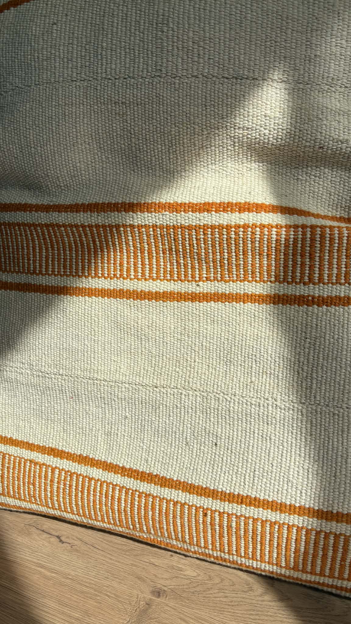 Coussin tissé main 80 x 80 - PIÈCE UNIQUE