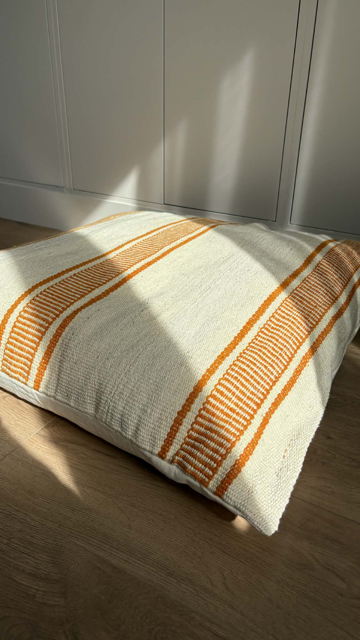 Coussin tissé main 80 x 80 - PIÈCE UNIQUE